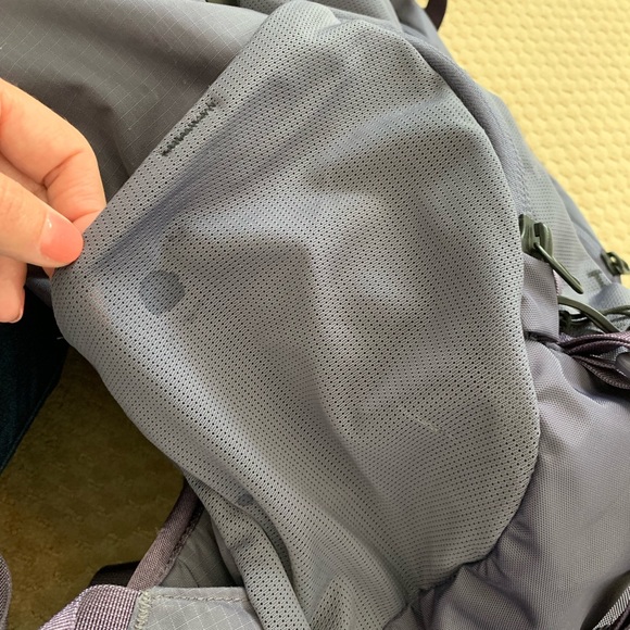 REI women’s trail 40 backpack. ON HOLD 24 hours - Picture 7 of 8